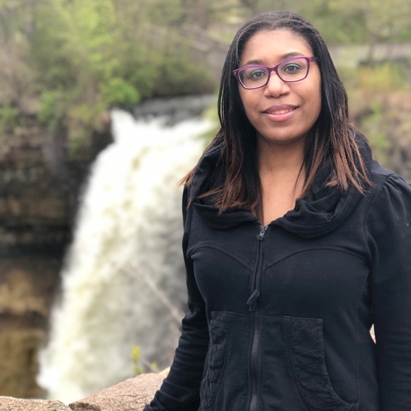 Meet your Posher, ElizaLoves! - Picture 4 of 5